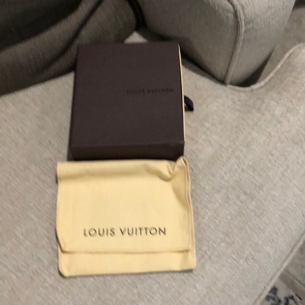 Small lv Box